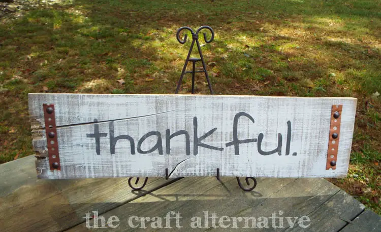 DIY Fall Sign Using a Pallet Board on easel
