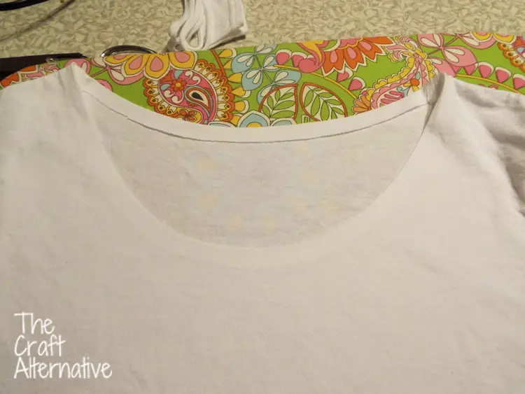 Refashioned and Tie-Dyed T-shirt_Neckline