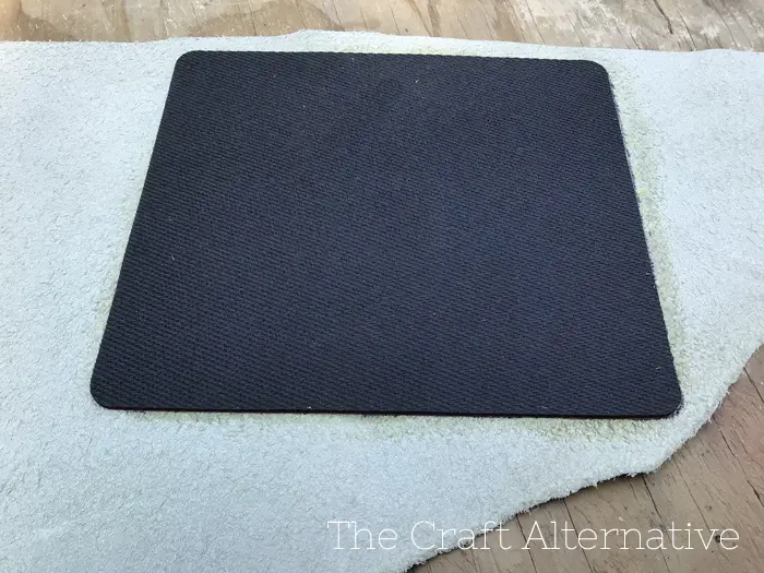 diy-stenciled-leather-mouse-pad-position